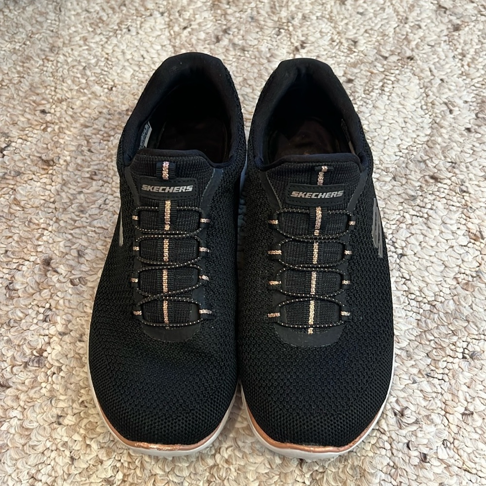 Women’s Wide Fit Black & Rose Gold Slip on Sketchers